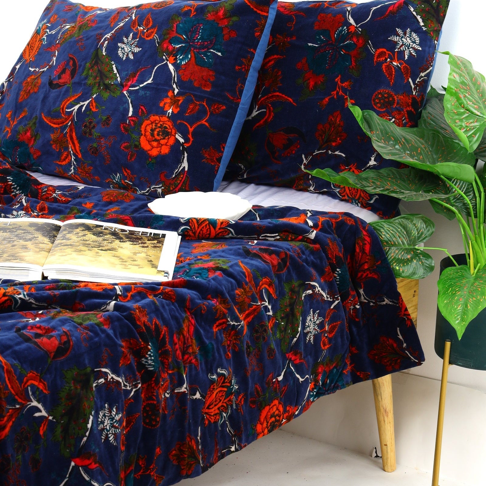 Velvet Floral Kantha Quilt - Blue Serene