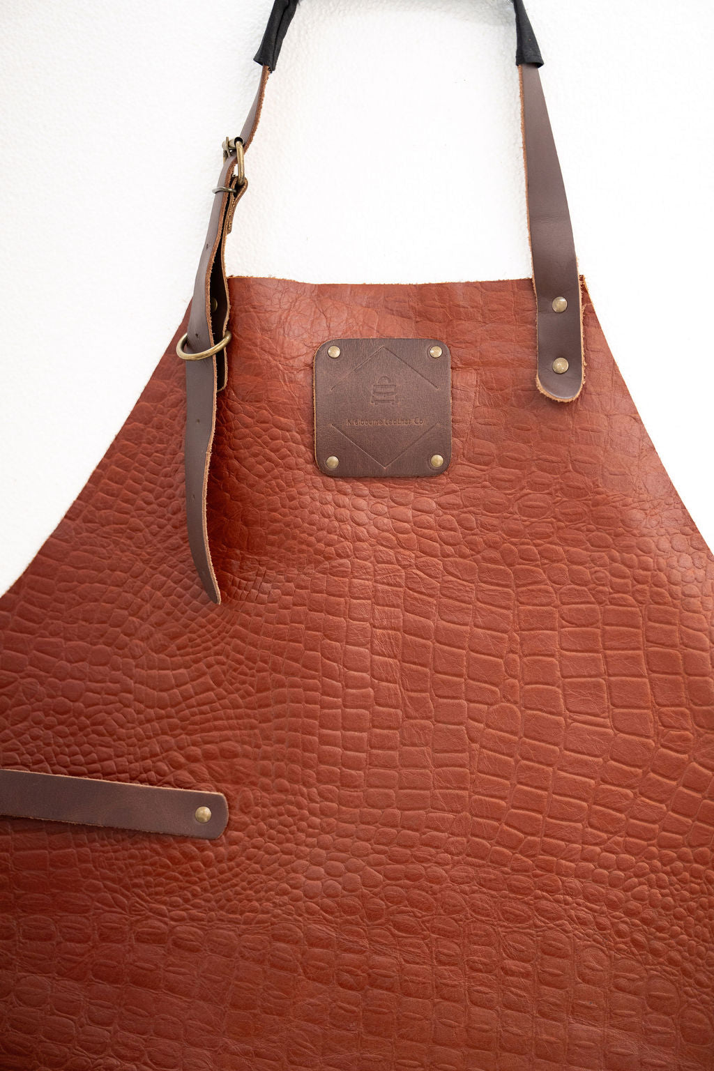 Stylish croc embossed leather apron premium quality for professionals