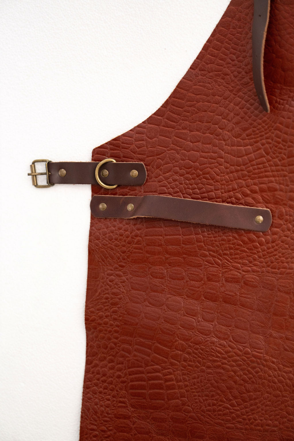Full coverage croc leather apron textured design for workshop use
