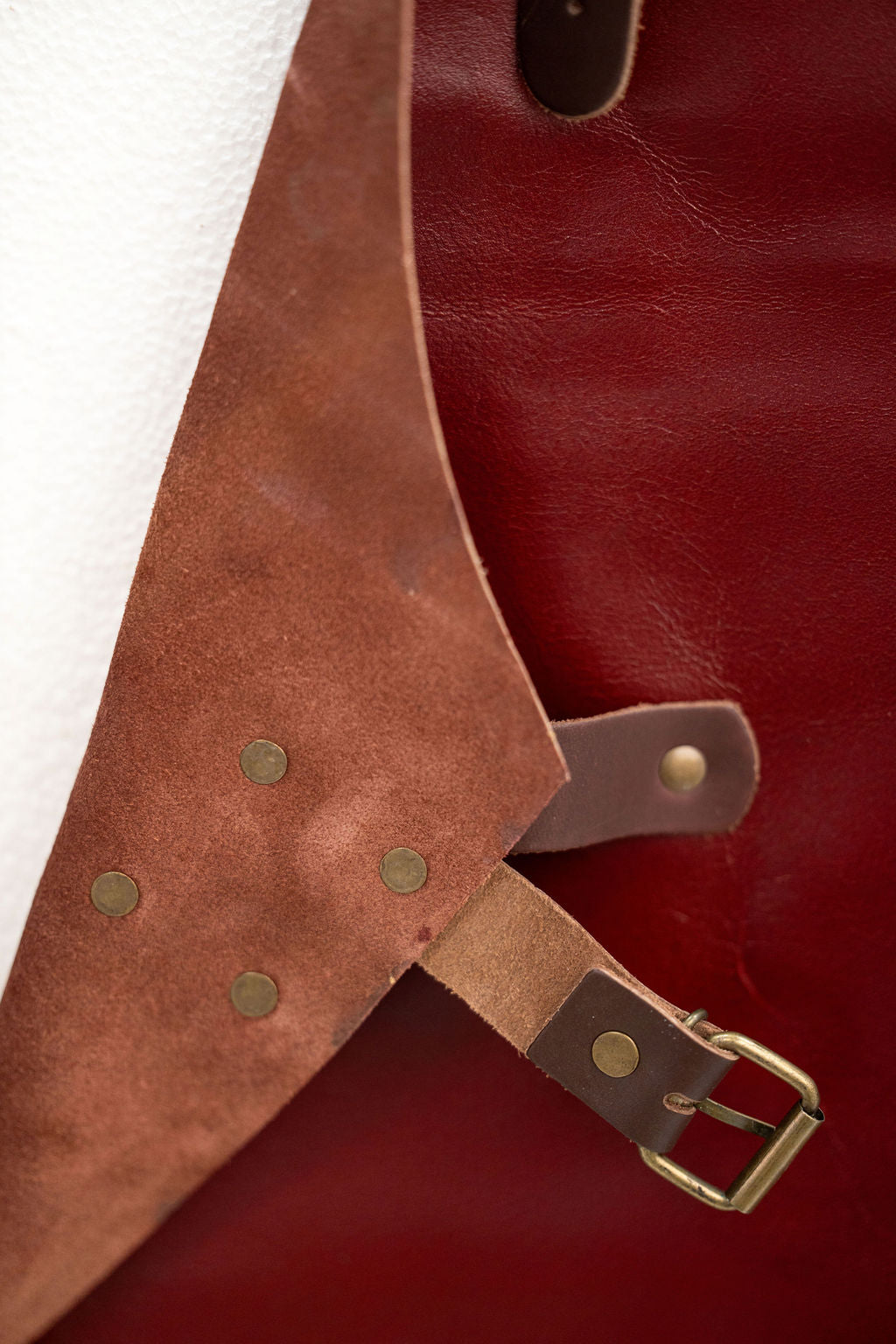 High quality red leather apron simple design for everyday work use