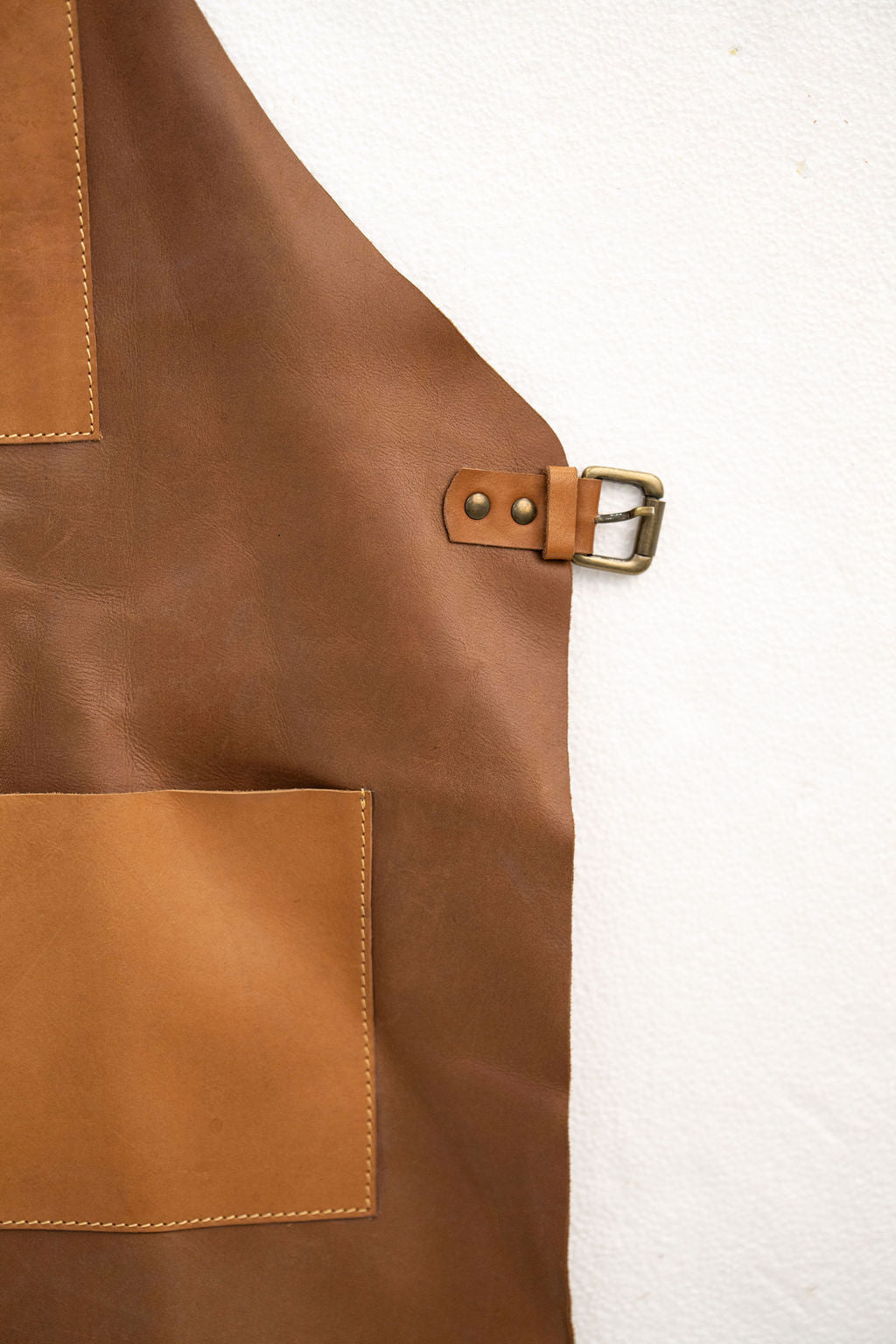 Stylish compact leather apron tan color for artisans and professionals