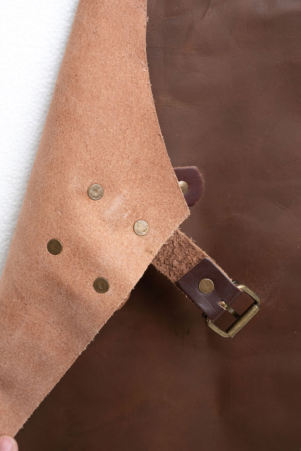 Elegant full-length brown leather apron for craftsmen and professionals