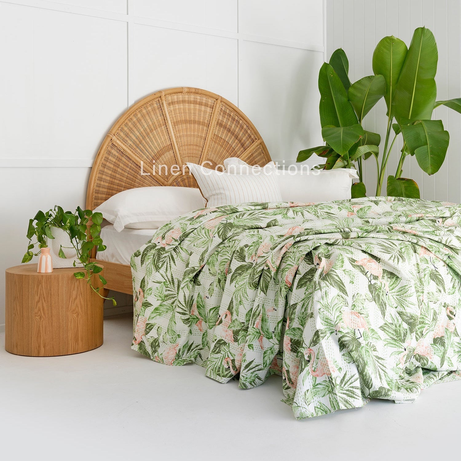 Linen Connections Indian Kantha Quilt - Flamingo