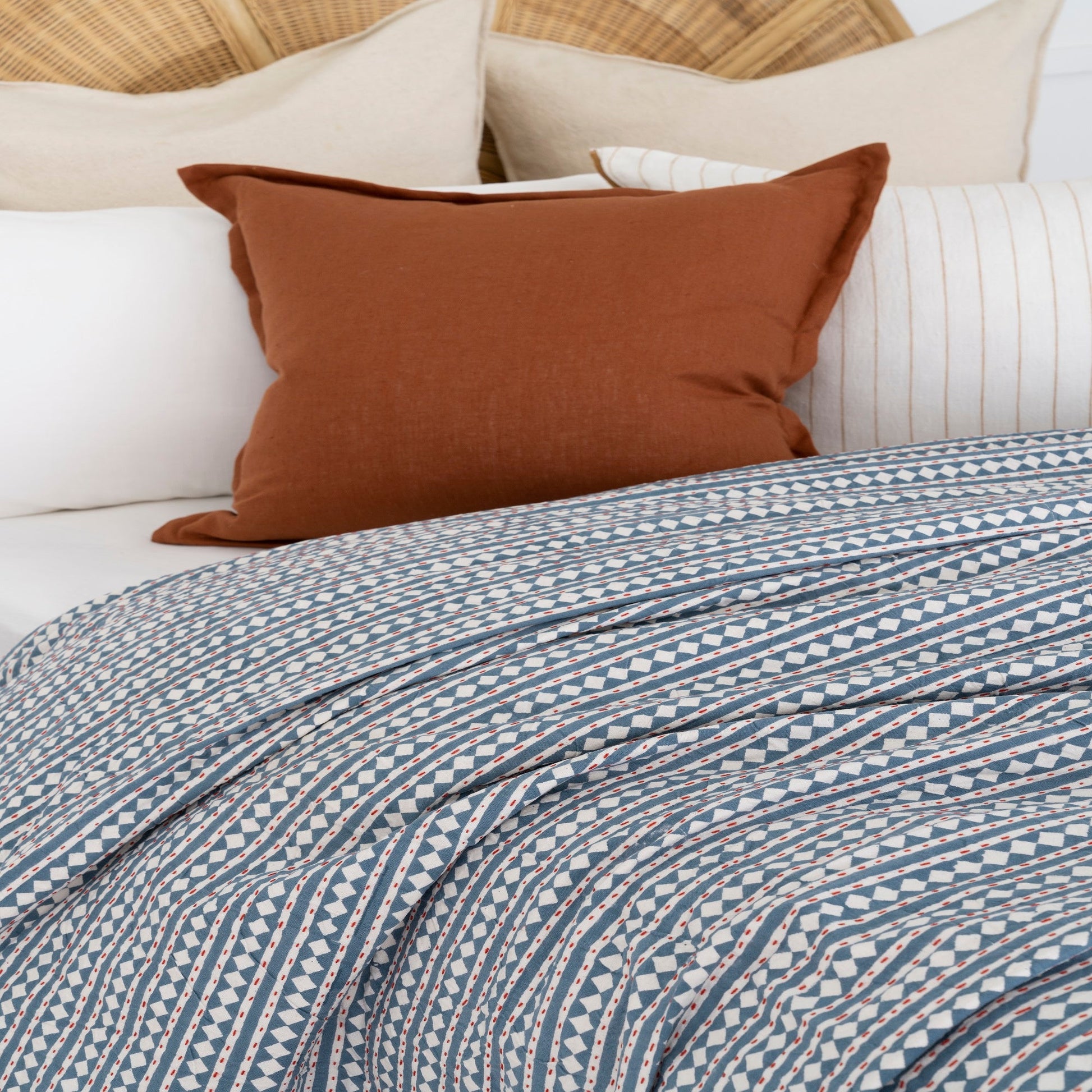 Linen Connections Indian Kantha Quilt - White