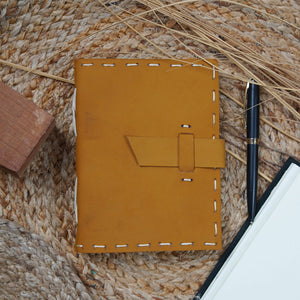 Vintage Leather Journal - Retro Discovery