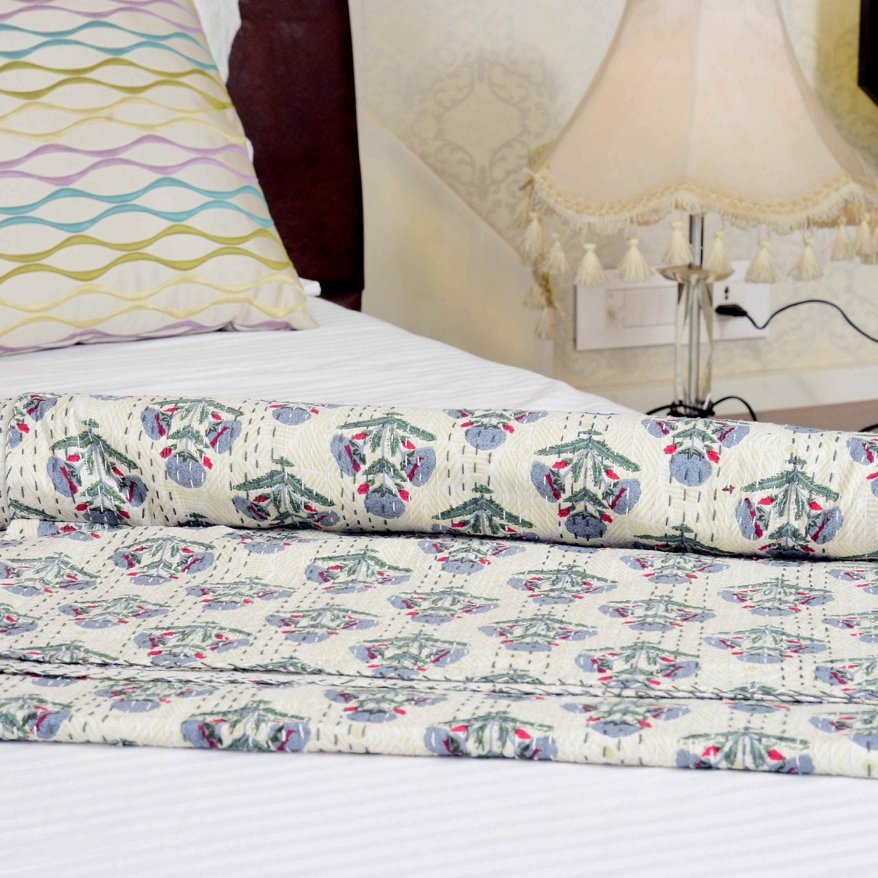 Linen Connections Indian Kantha Quilt - Daisies