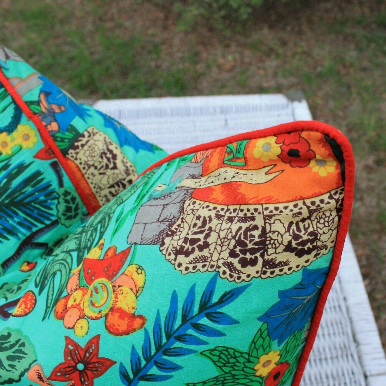 'Frida's Jungle Oasis' 100% Cotton Cushion Cover
