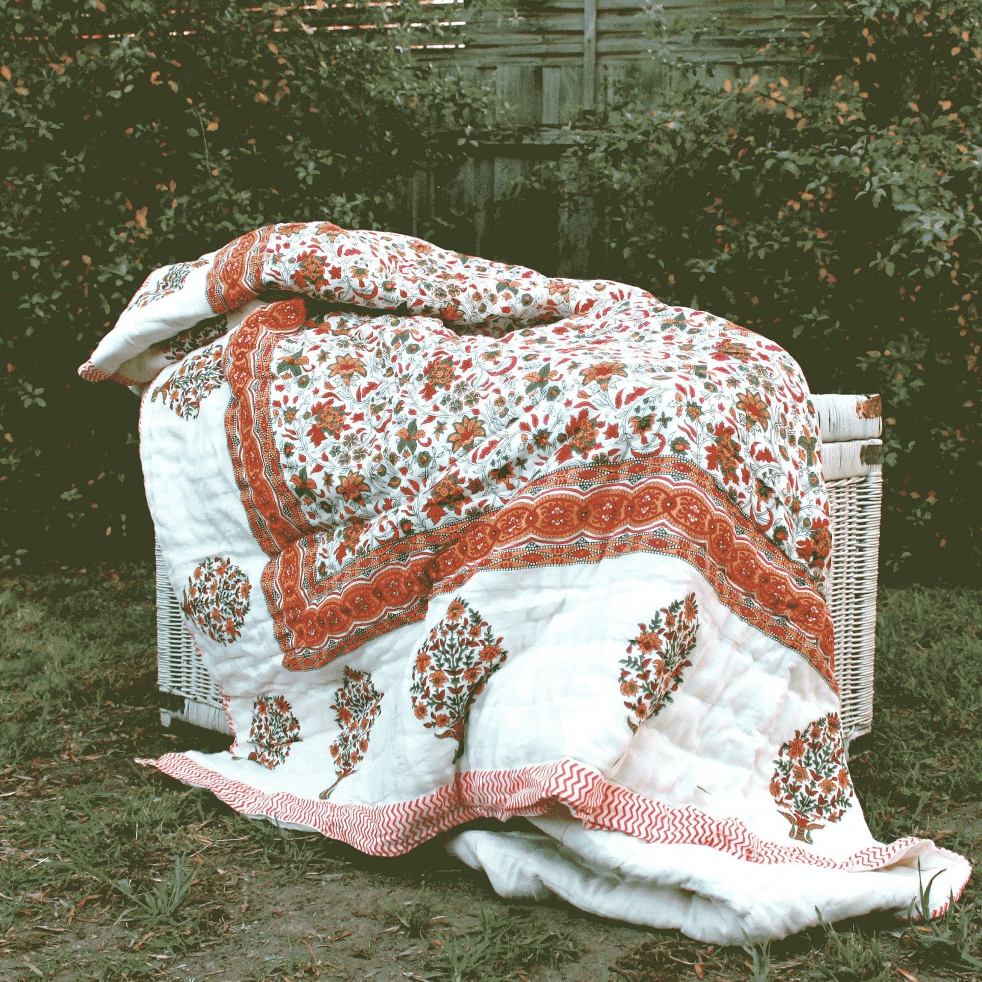Floral Cotton Quilt Bedspread Comforter Duvet - Vintage