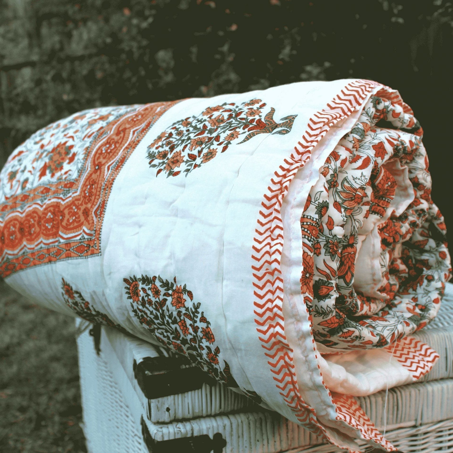 Floral Cotton Quilt Bedspread Comforter Duvet - Vintage