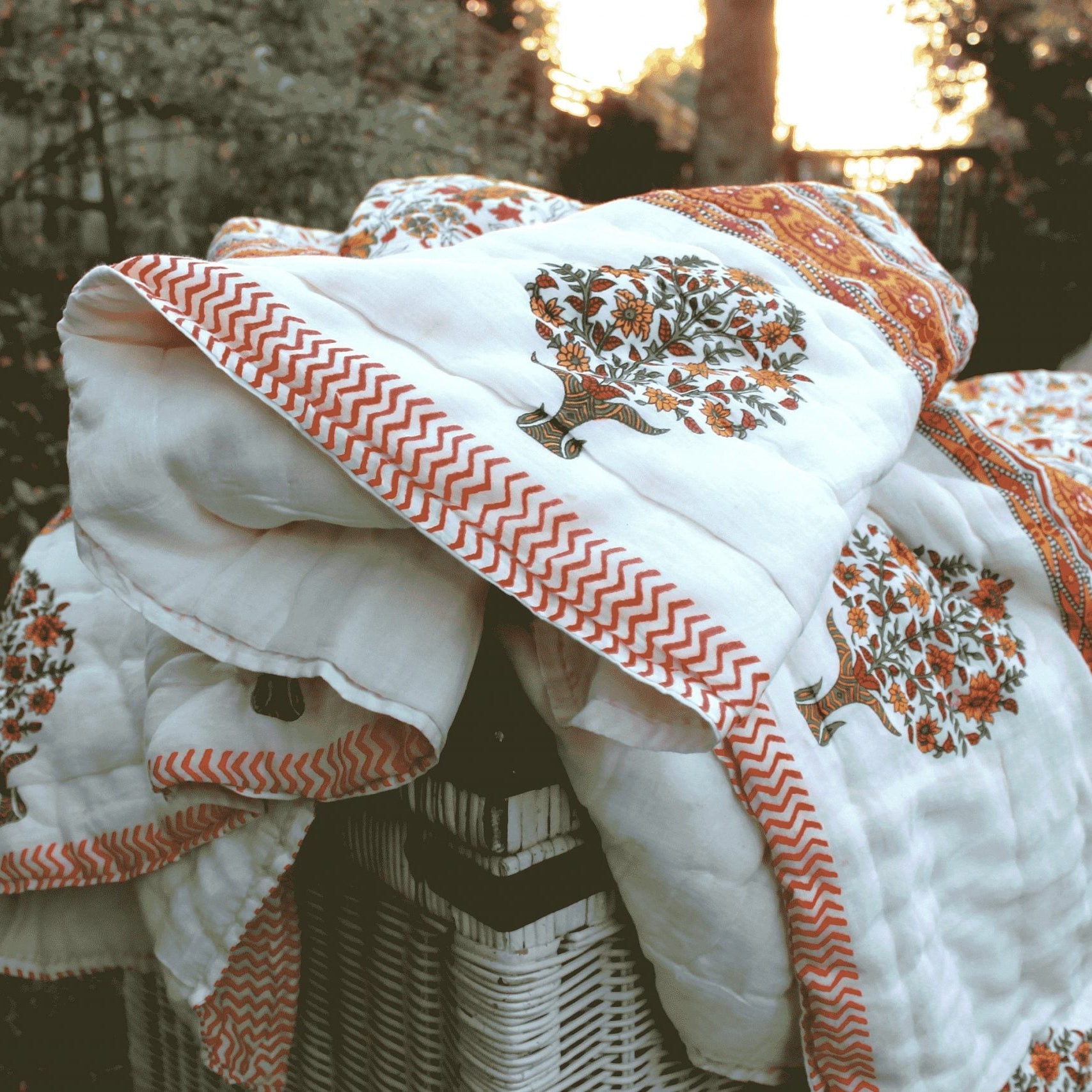 Floral Cotton Quilt Bedspread Comforter Duvet - Vintage