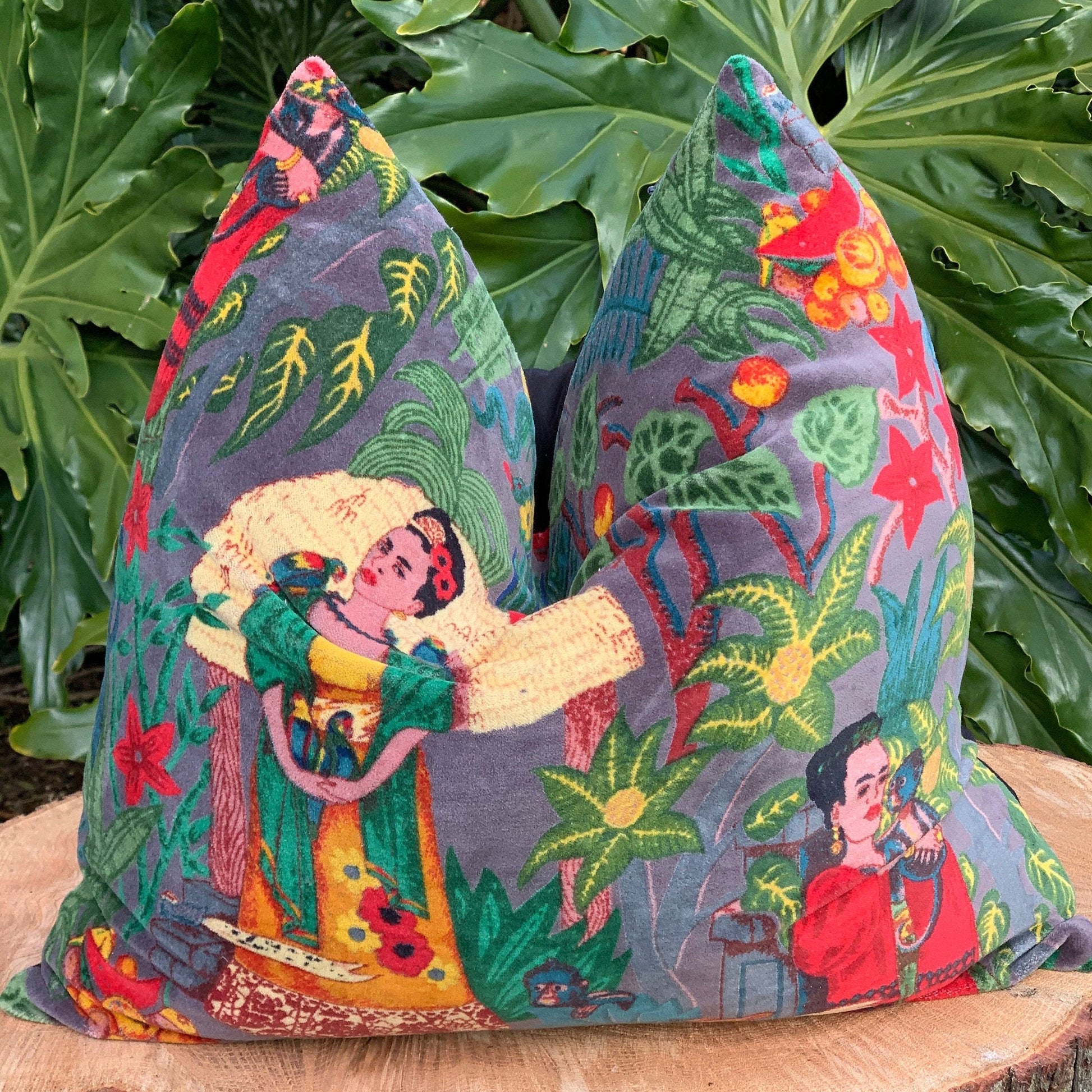 100% Cotton Velvet Cushion Cover - Frida's Vivid Dreams