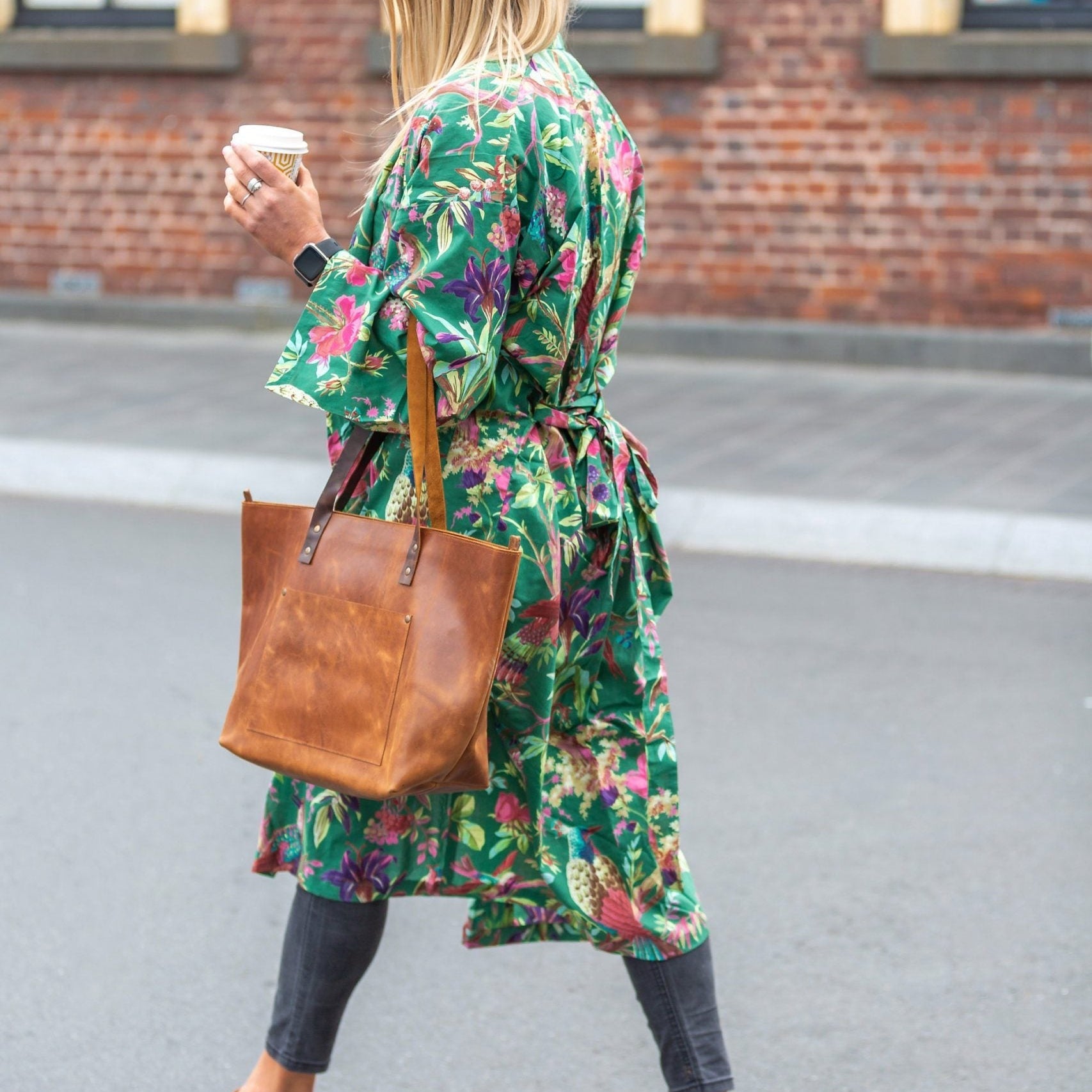 Leather Tote Bag for Work and Beyond - Universal